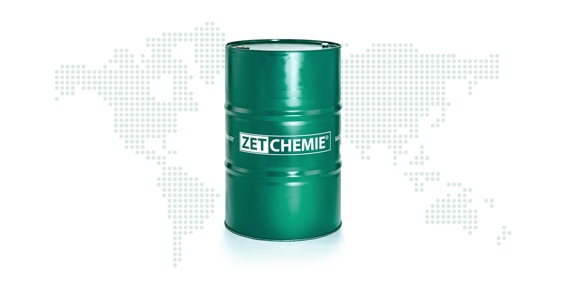 Grüne Industrieöl-Tonne mit ZET-CHEMIE-Logo vor stilisierter Weltkarte.